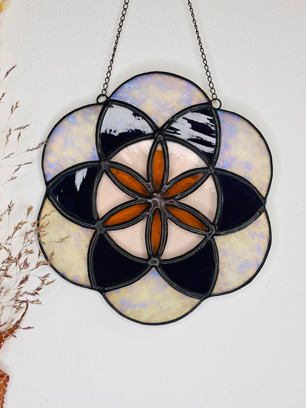 Rosace blanche et violette